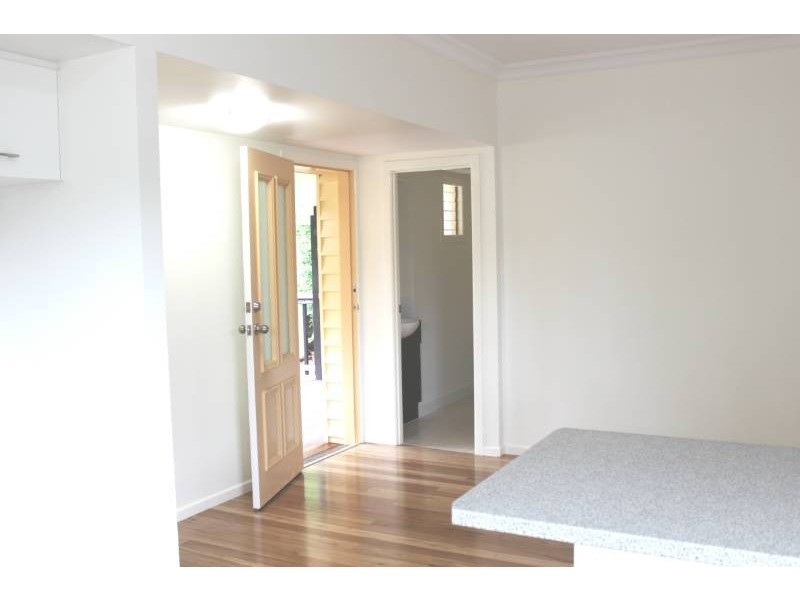 9 Stimpson Street, Fairfield QLD 4103