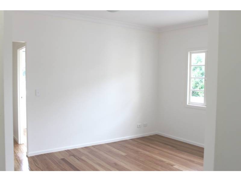 9 Stimpson Street, Fairfield QLD 4103