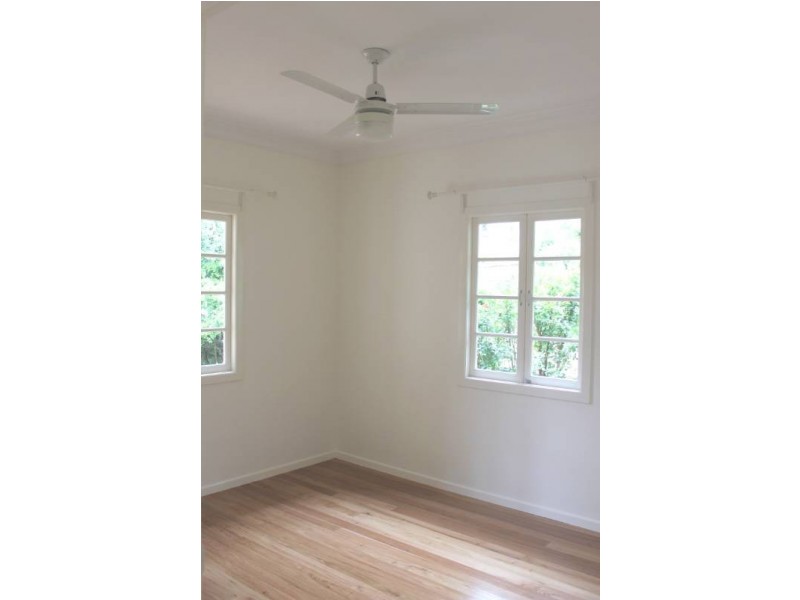 9 Stimpson Street, Fairfield QLD 4103