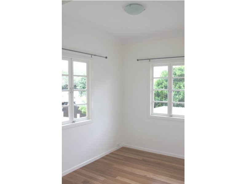 9 Stimpson Street, Fairfield QLD 4103