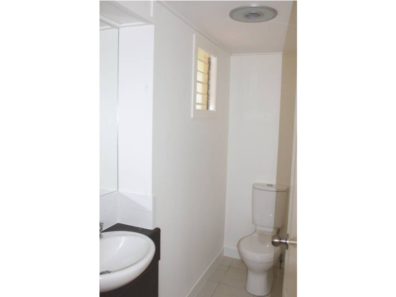 9 Stimpson Street, Fairfield QLD 4103