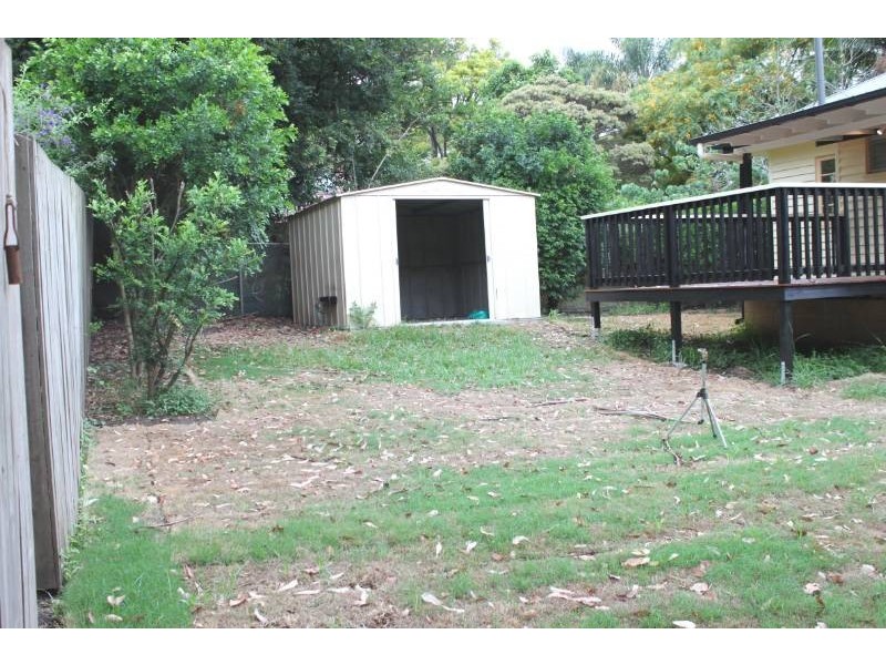 9 Stimpson Street, Fairfield QLD 4103