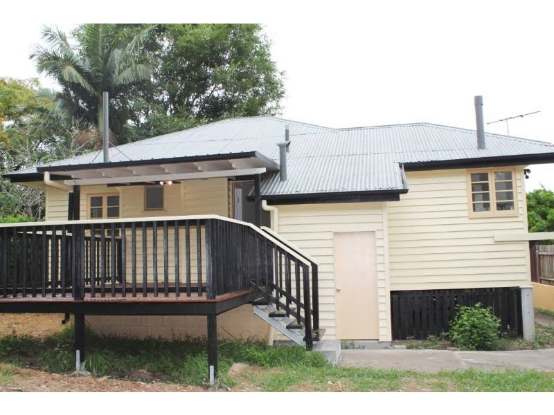 9 Stimpson Street, Fairfield QLD 4103