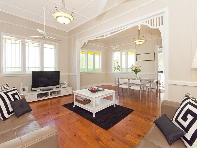 25 Laurier Street, Annerley QLD 4103