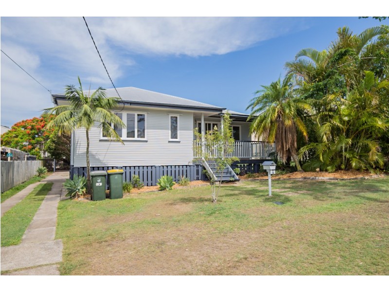 4 Blackwood Avenue, Cannon Hill QLD 4170