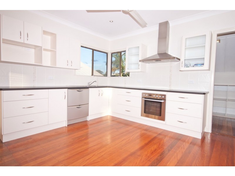 4 Blackwood Avenue, Cannon Hill QLD 4170