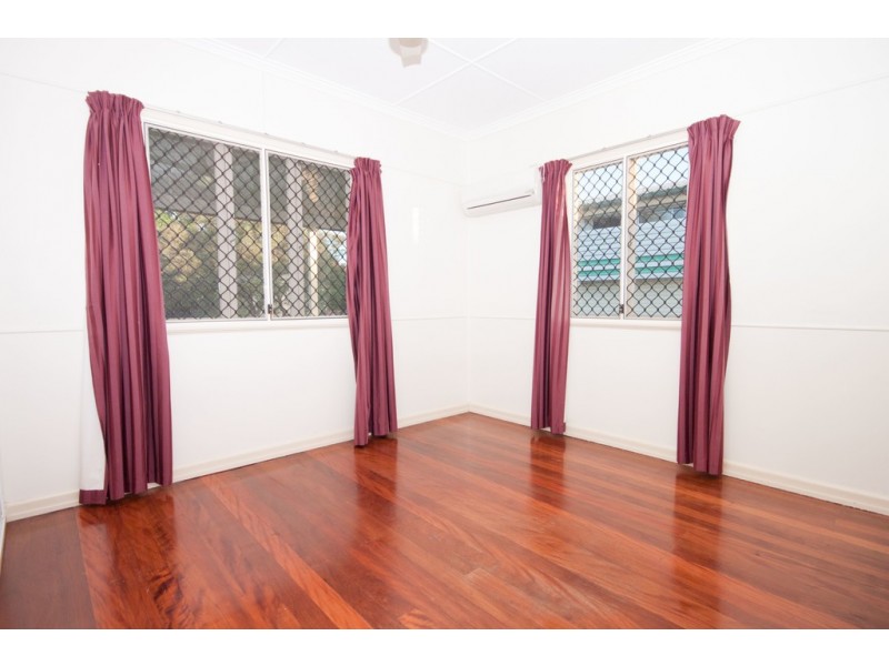 4 Blackwood Avenue, Cannon Hill QLD 4170