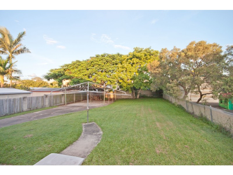 4 Blackwood Avenue, Cannon Hill QLD 4170