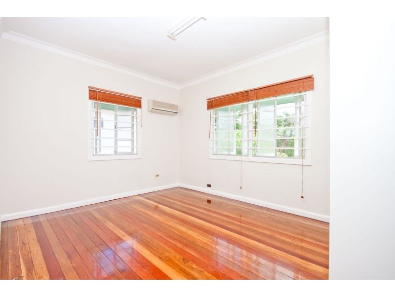 25 Bovelles Street, Camp Hill QLD 4152