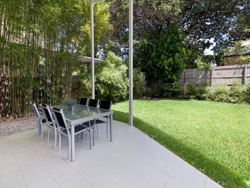 30 Orlando Road, Yeronga QLD 4104