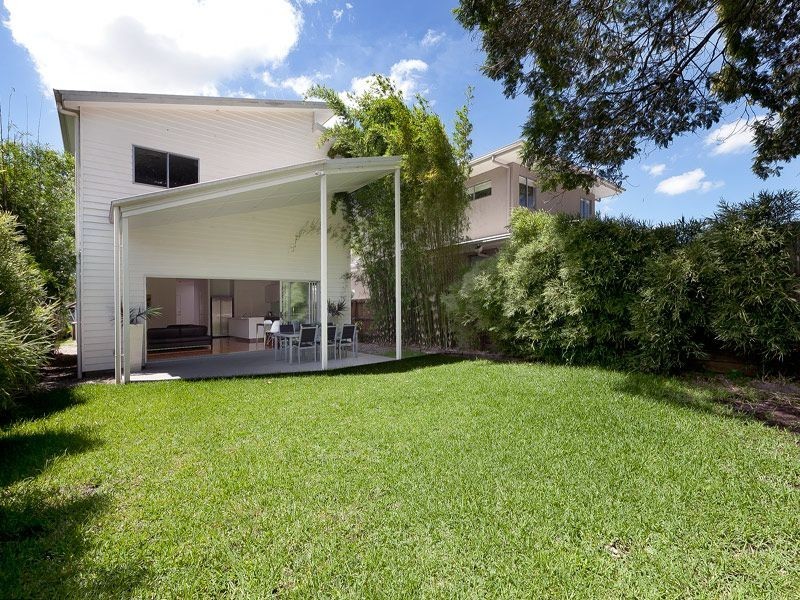 30 Orlando Road, Yeronga QLD 4104