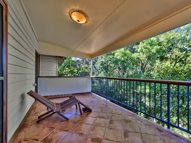 8 Wilkins Street, Annerley QLD 4103