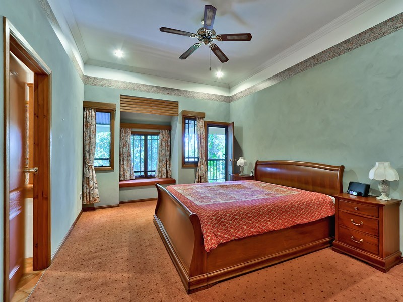 8 Wilkins Street, Annerley QLD 4103