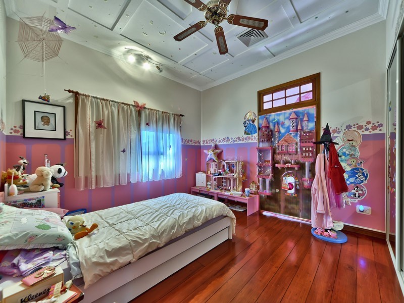8 Wilkins Street, Annerley QLD 4103