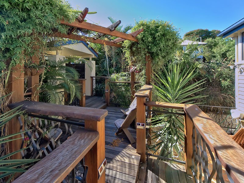 8 Wilkins Street, Annerley QLD 4103