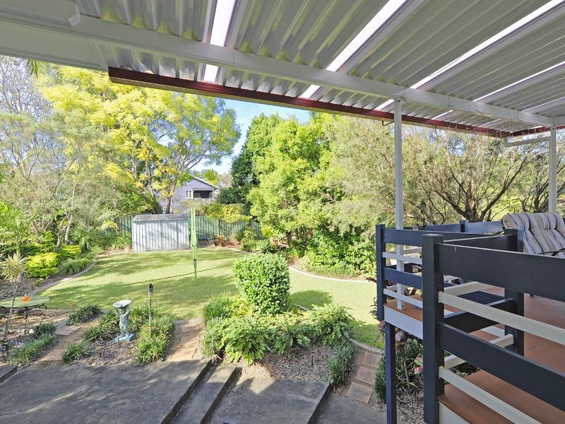 201 Beddoes Street, Holland Park QLD 4121