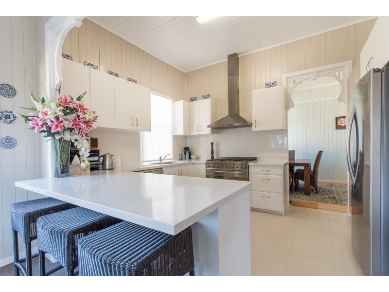 18 Collins Street, Annerley QLD 4103