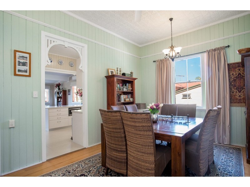 18 Collins Street, Annerley QLD 4103