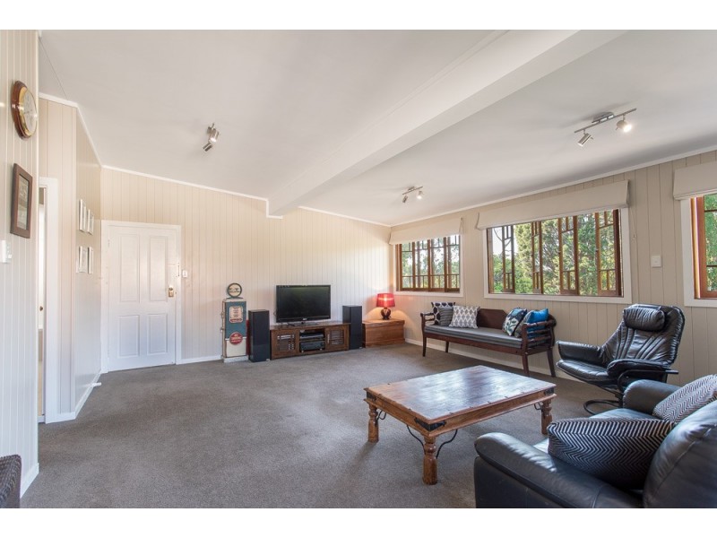 18 Collins Street, Annerley QLD 4103