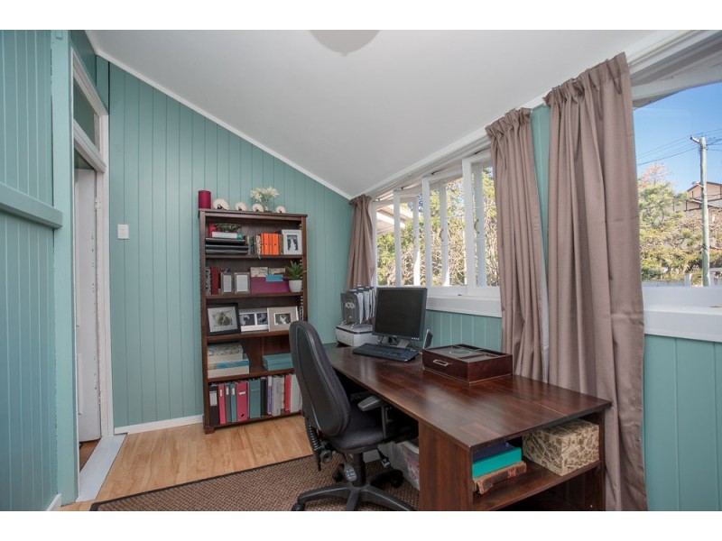 18 Collins Street, Annerley QLD 4103