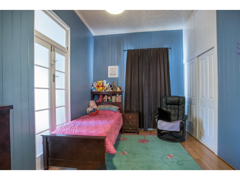 18 Collins Street, Annerley QLD 4103