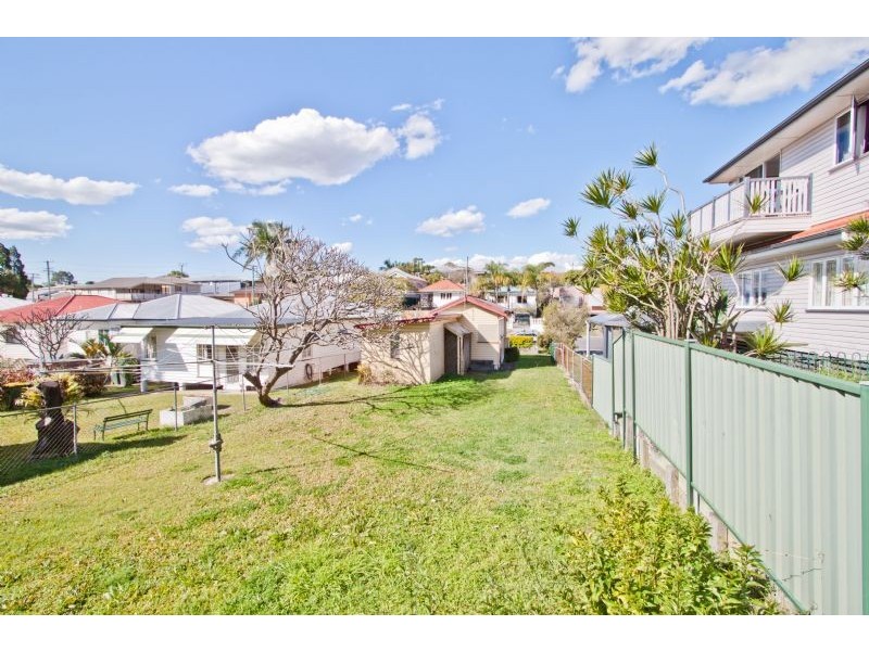89 Cedar Street, Greenslopes QLD 4120
