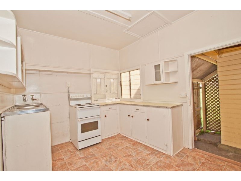 89 Cedar Street, Greenslopes QLD 4120