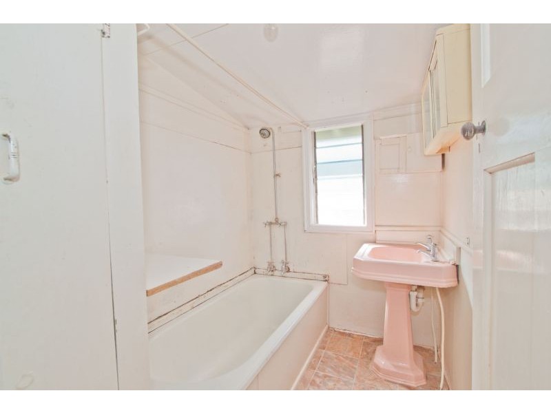 89 Cedar Street, Greenslopes QLD 4120