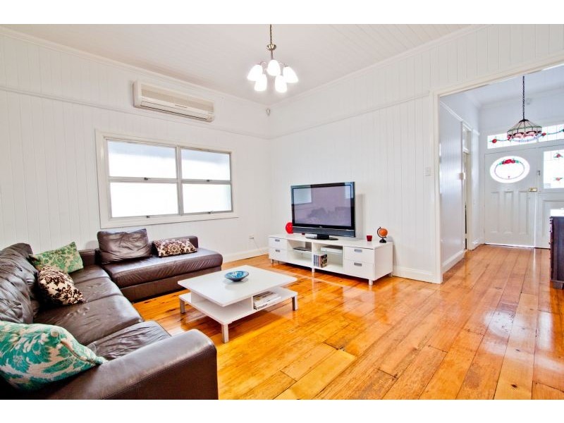 19 Ferndale Street, Annerley QLD 4103