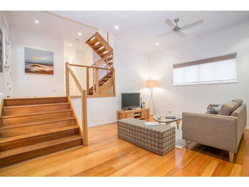 18 Hilltop Avenue, Annerley QLD 4103