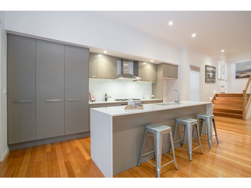 18 Hilltop Avenue, Annerley QLD 4103