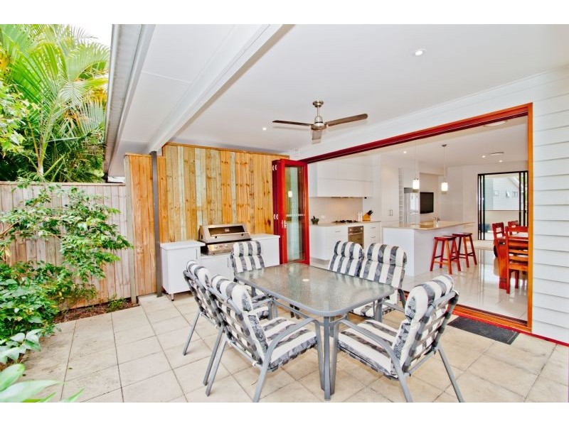 24 Querrin Street, Yeronga QLD 4104