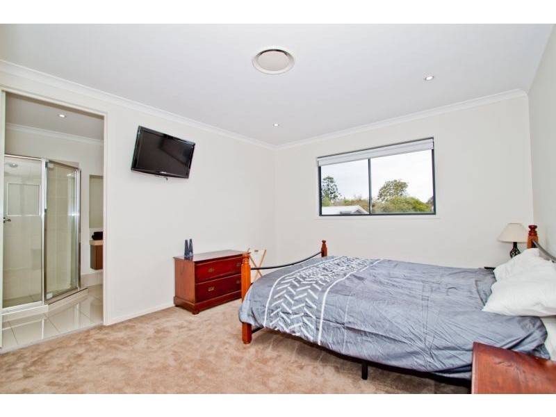 24 Querrin Street, Yeronga QLD 4104