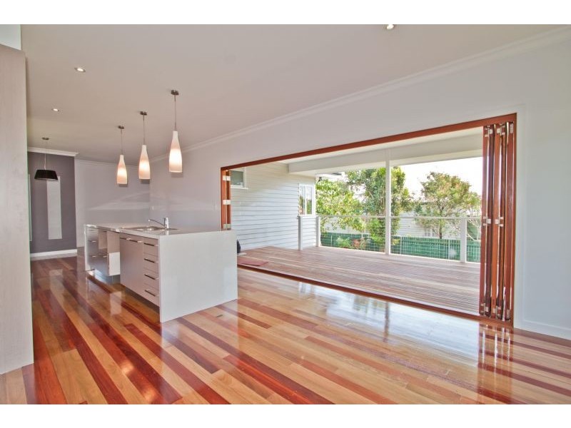 54 Newcastle Street, Fairfield QLD 4103