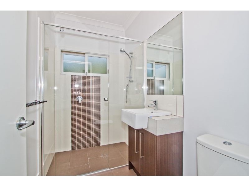 54 Newcastle Street, Fairfield QLD 4103