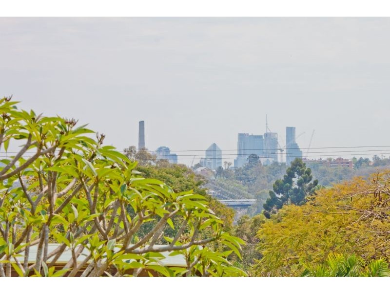 54 Newcastle Street, Fairfield QLD 4103