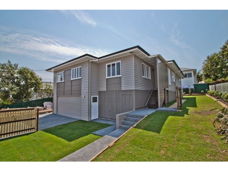 54 Newcastle Street, Fairfield QLD 4103