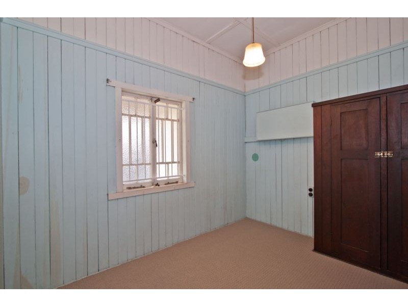 15 Waterton Street, Annerley QLD 4103