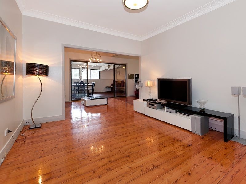 92 Sunshine Avenue, Tarragindi QLD 4121