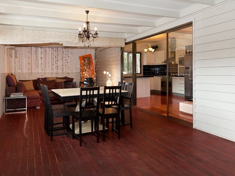 92 Sunshine Avenue, Tarragindi QLD 4121