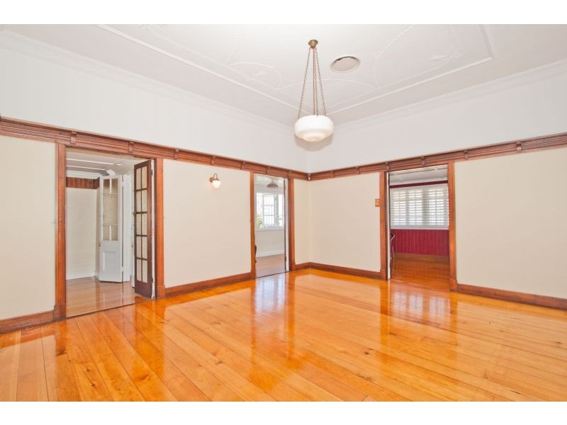 38 Wingarra Street, Yeerongpilly QLD 4105