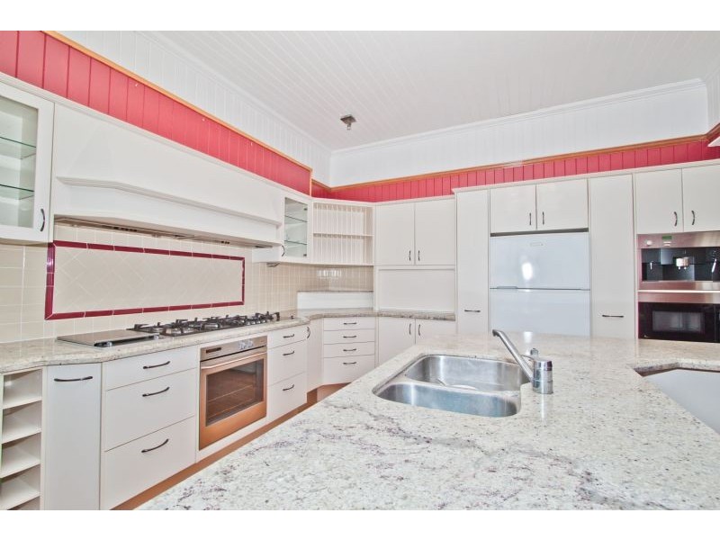 38 Wingarra Street, Yeerongpilly QLD 4105