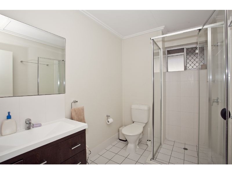 2/2 Biarra Street, Yeerongpilly QLD 4105