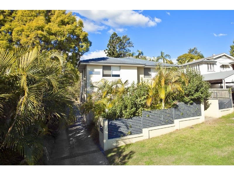 2/2 Biarra Street, Yeerongpilly QLD 4105