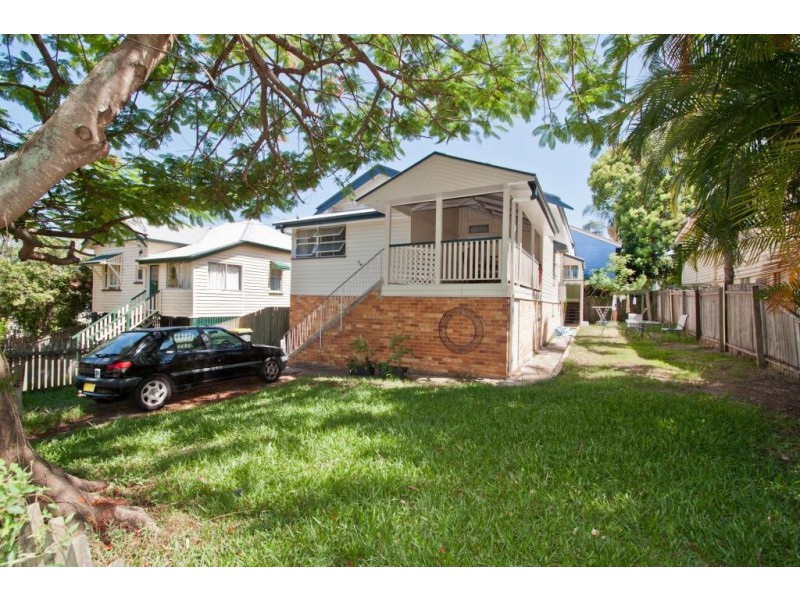 54 Sunbeam Street, Fairfield QLD 4103