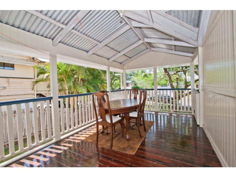 54 Sunbeam Street, Fairfield QLD 4103