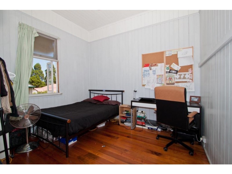 54 Sunbeam Street, Fairfield QLD 4103