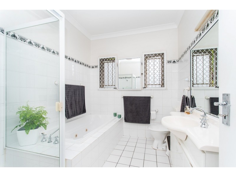 230 Toohey Road, Tarragindi QLD 4121