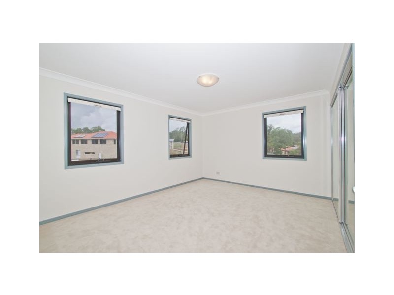 20 Mizen Place, Holland Park West QLD 4121