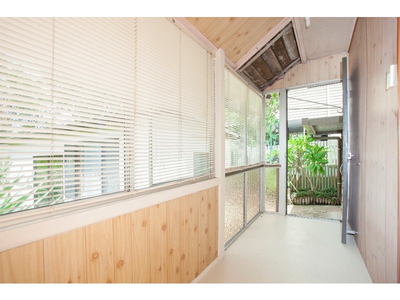 17 Snowden Street, Tarragindi QLD 4121